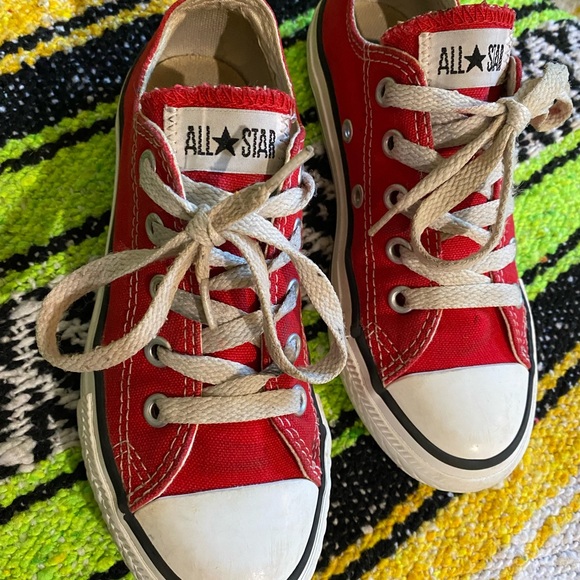 Red Converse All-Star Chuck Taylor Low Top Shoes Youth Size 12 (US) - Picture 8 of 9